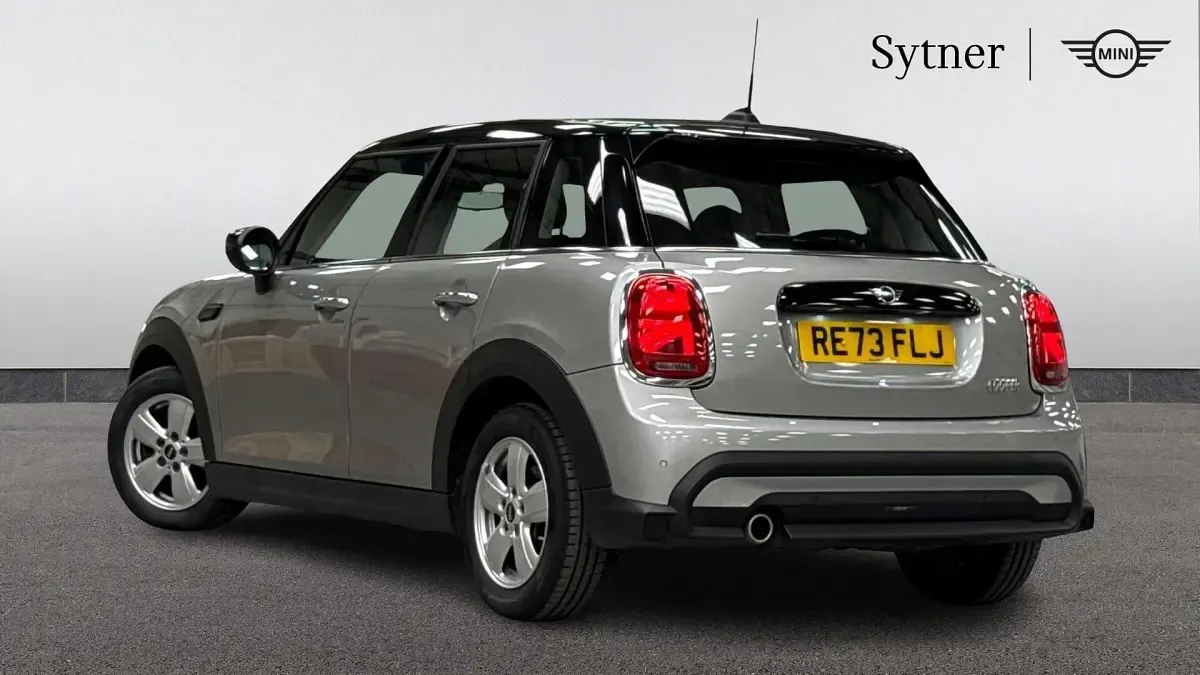 Used Mini Cooper Classic 134 HP (98 kW) 2023 Silver Hatchback