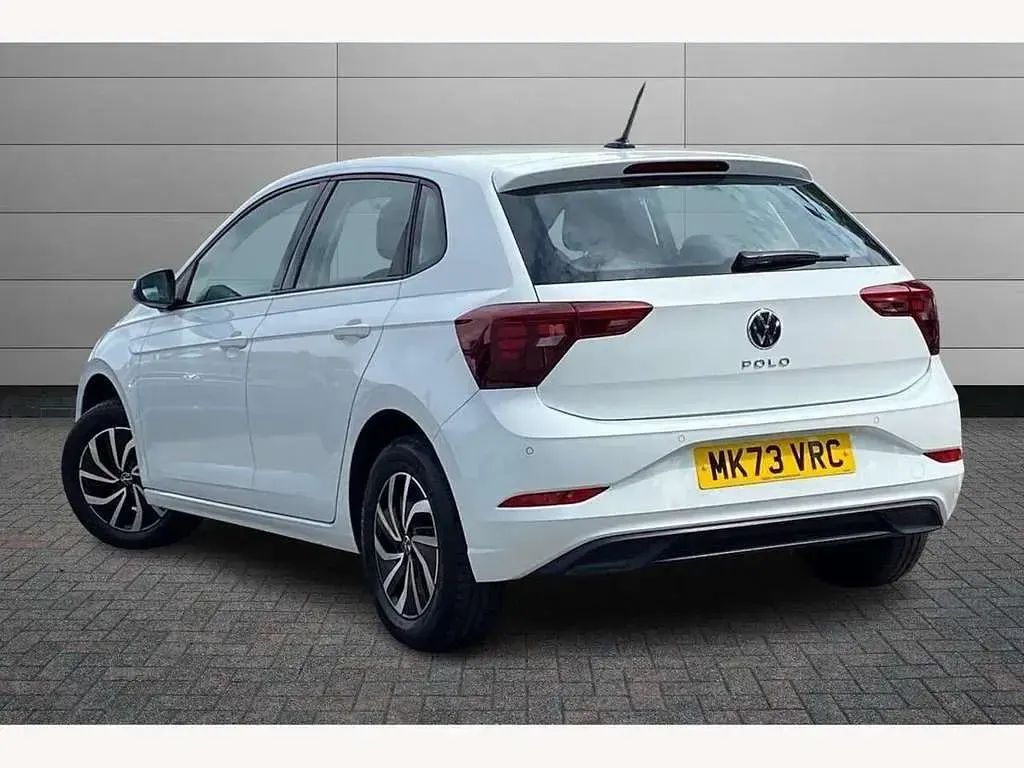 Used VW Polo Life 80 HP (58 kW) 2023 White Hatchback