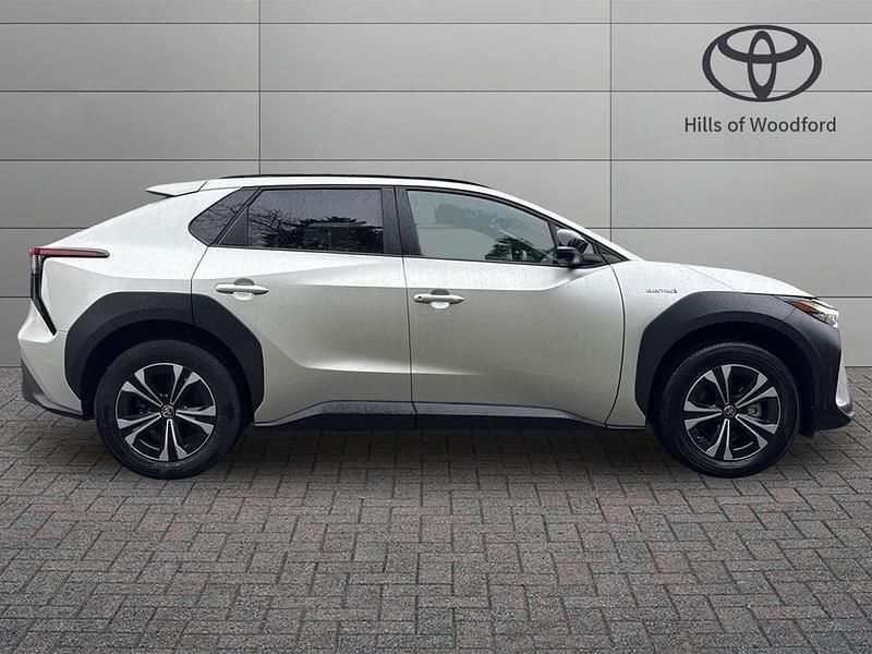 Usado Toyota bZ4X 150 kW (204 CV) 2024 Plateado SUV