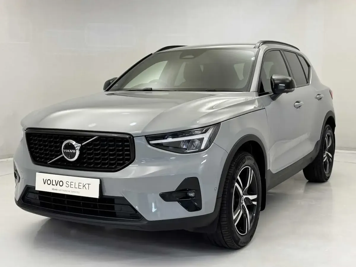 Used Volvo XC40 Plus 161 HP (118 kW) 2024 Grey SUV