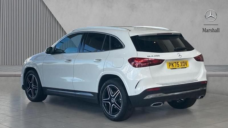 Usado Mercedes GLA200 Executive 163 HP (119 kW) 2025 Branco SUV