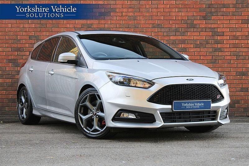 Silver Used 2017 Ford Focus ST Hatchback | £13,989 (Fair price) - Image 1/4