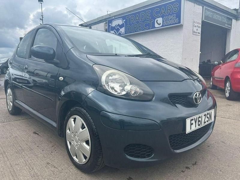 Green Used 2011 Toyota Aygo Hatchback | £1,995 (Fair price) - Image 1/4