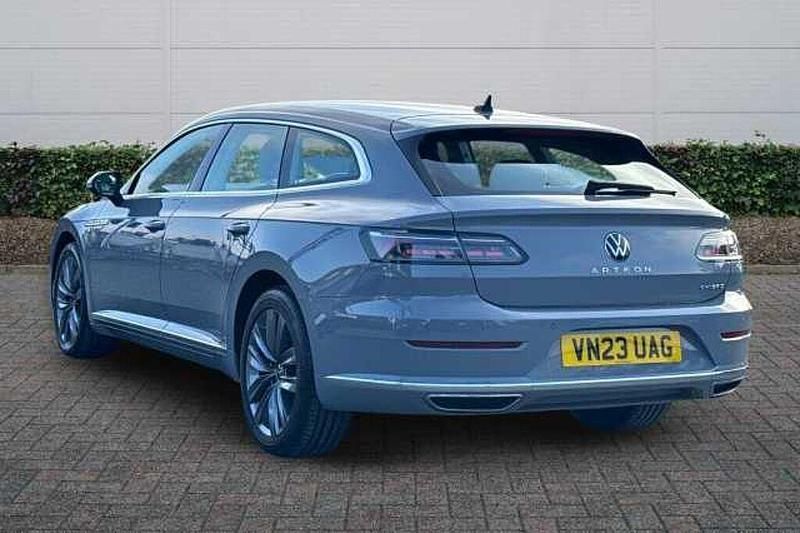Usado VW Arteon Elegance 218 HP (160 kW) 2023 Cinzento Carrinha