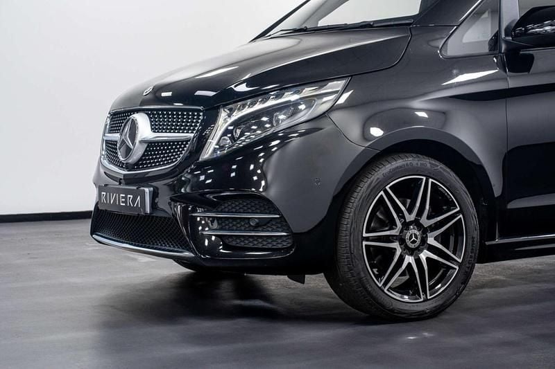 Usado Mercedes V300 AMG line 2023 Preto Monovolume
