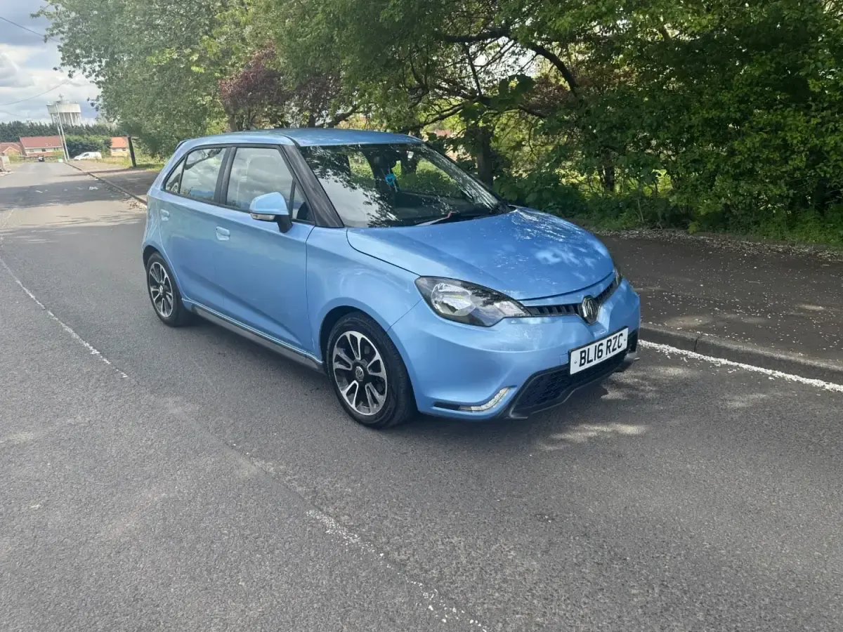 Usado MG MG3 106 HP (77 kW) 2016 Azul Citadino