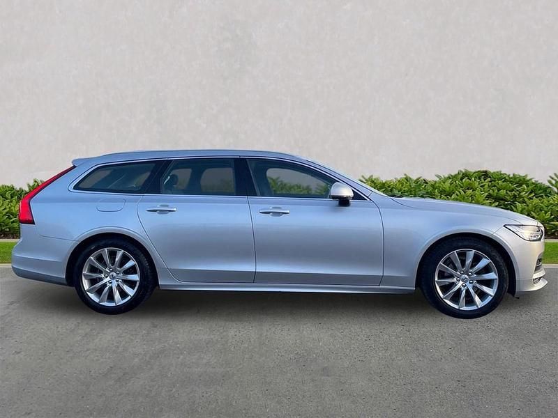 Used Volvo V90 Momentum 254 HP (186 kW) 2020 Silver Estate