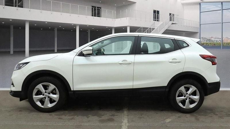 Used Nissan Qashqai Acenta Premium 160 HP (117 kW) 2019 White SUV