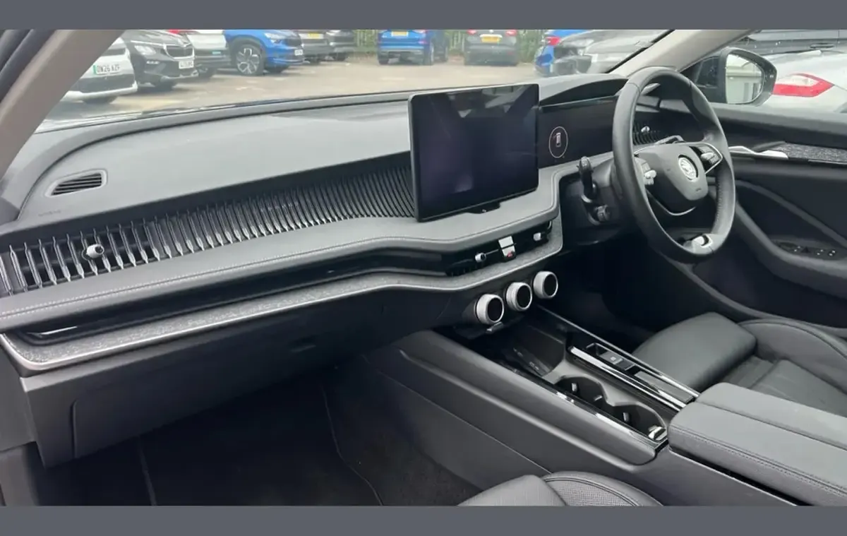 Used Skoda Superb SE L 200 HP (147 kW) 2024 Black Estate