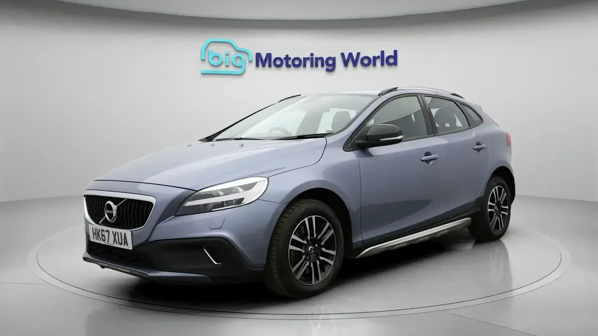 Used Volvo V40 CC Plus 150 HP (110 kW) 2018 Estate