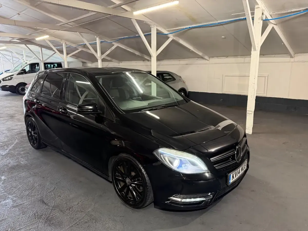 Used Mercedes B200 136 HP (100 kW) 2014 Black Hatchback