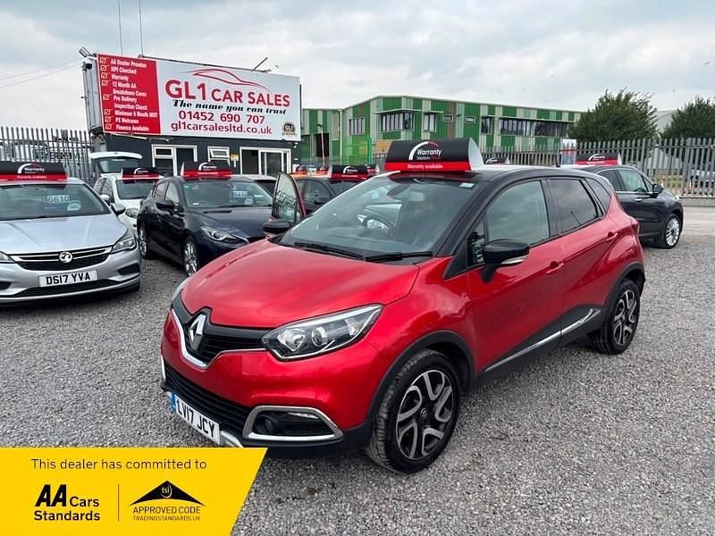 Red/black Used 2017 Renault Captur Signature SUV | £7,210 (Fair price) - Image 1/4