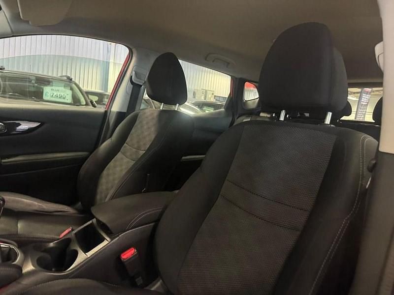 Used Nissan Qashqai Acenta 110 HP (80 kW) 2017 Red SUV