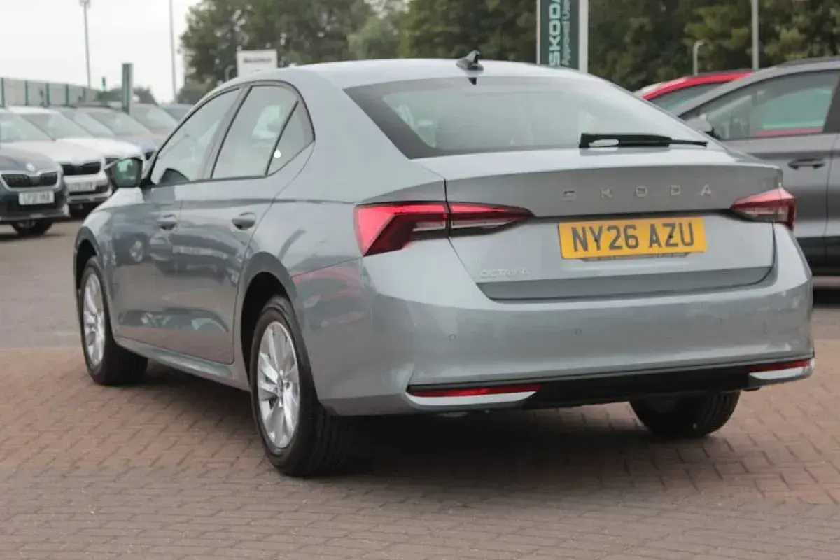 New Skoda Octavia SE Technology 85 HP (62 kW) 2026 Smokey silver metallic Hatchback