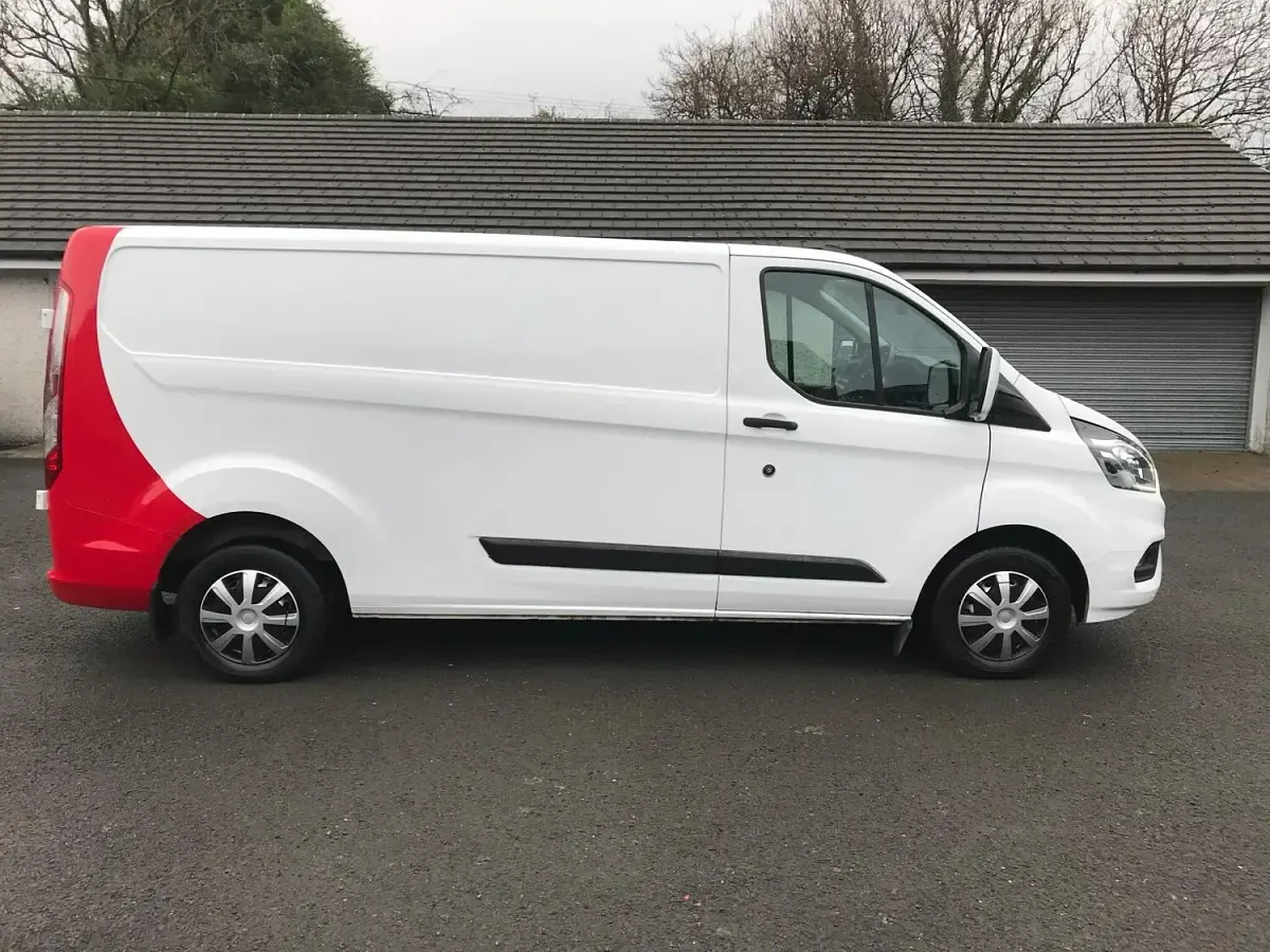 Used Ford Transit Custom Trend 105 HP (77 kW) 2021 White Van