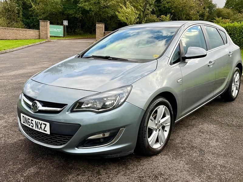 Used Vauxhall Astra SRi 2015 Silver Hatchback