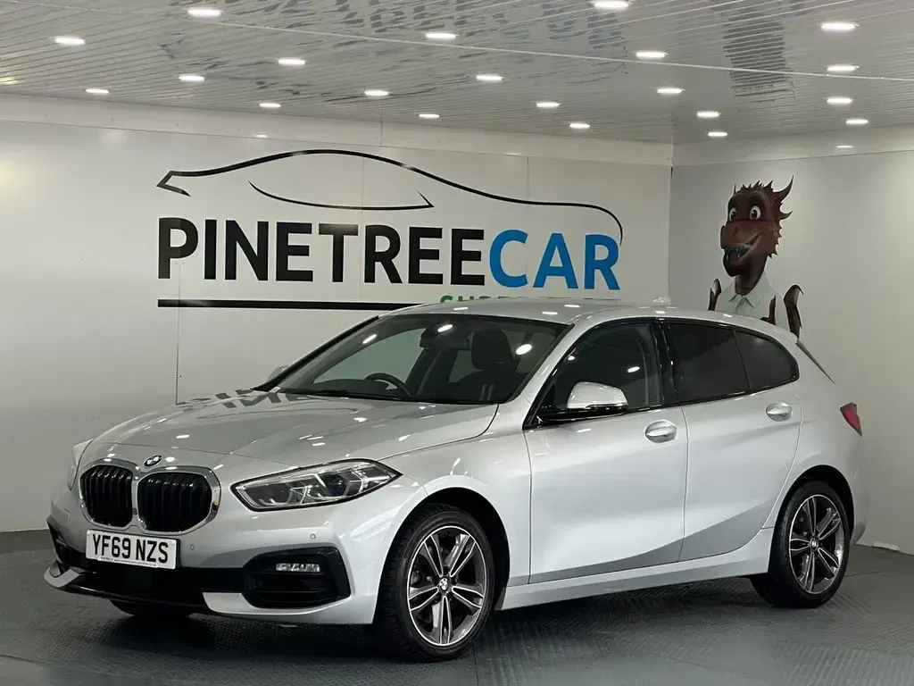 Used BMW 118 Sport Line 140 HP (102 kW) 2019 Silver Hatchback