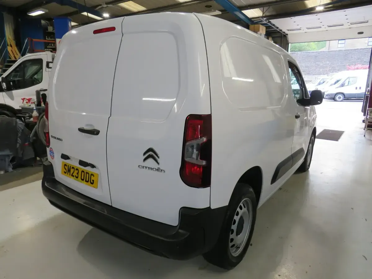 Used Citroën Berlingo 100 HP (73 kW) 2023 White MPV