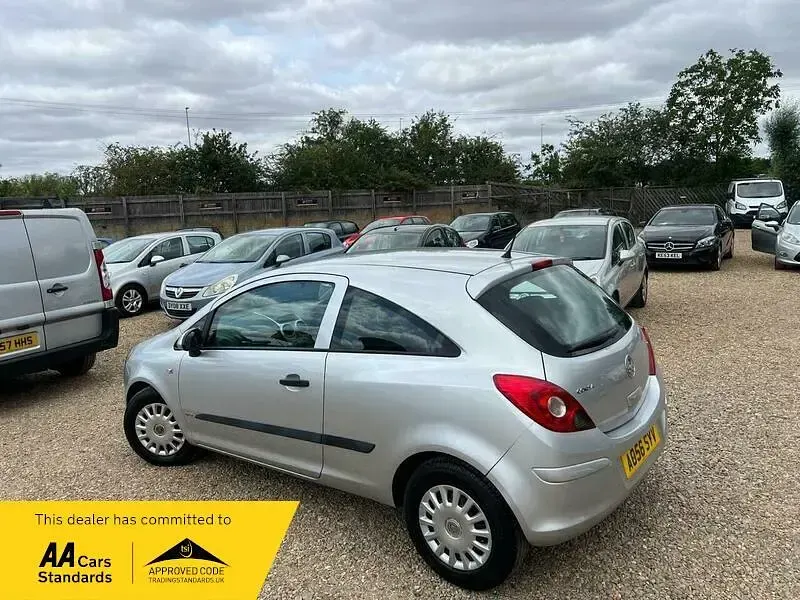 Used Vauxhall Corsa 80 HP (58 kW) 2006 Silver Hatchback