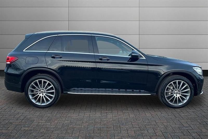 Used Mercedes GLC300 AMG Line Premium 306 HP (225 kW) 2021 Obsidian black Estate