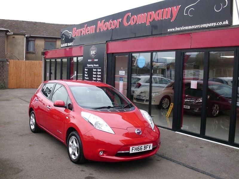 Red Used 2016 Nissan Leaf Acenta Hatchback | £5,695 (Expensive) - Image 1/4