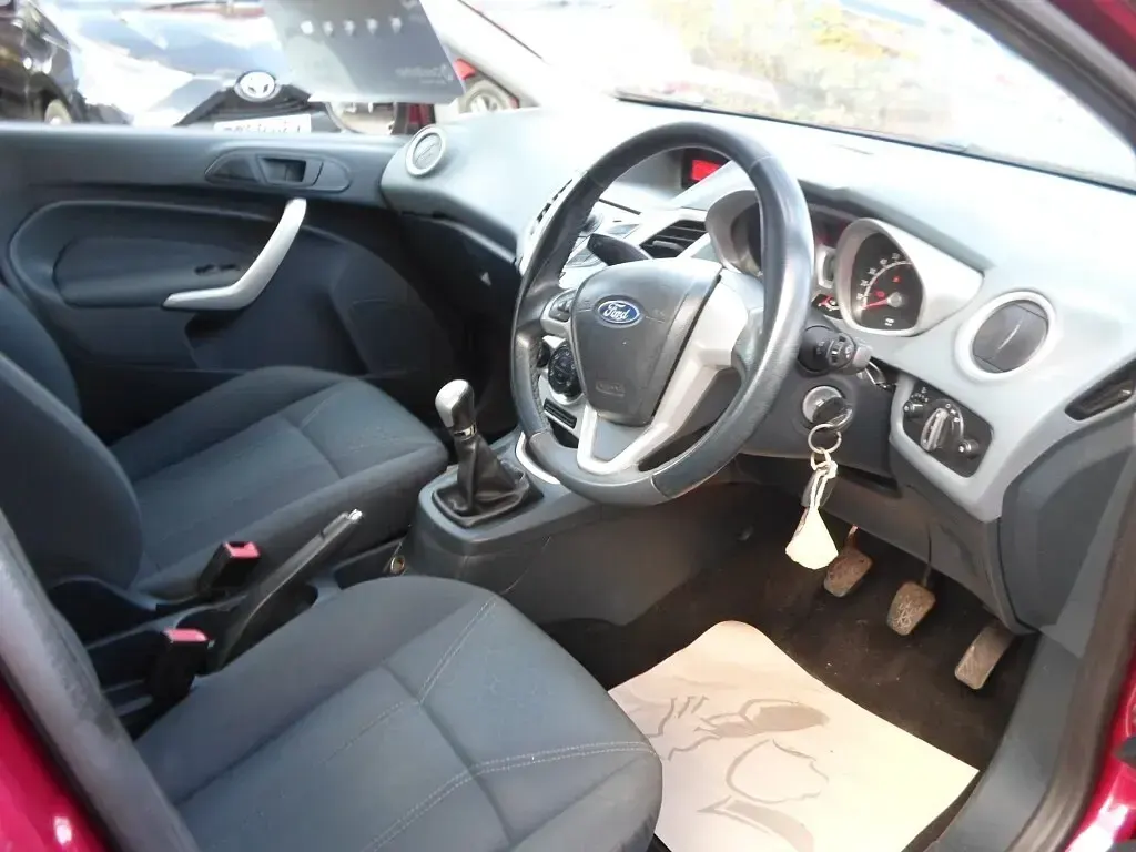 Used Ford Fiesta Zetec 81 HP (59 kW) 2009 Red Hatchback