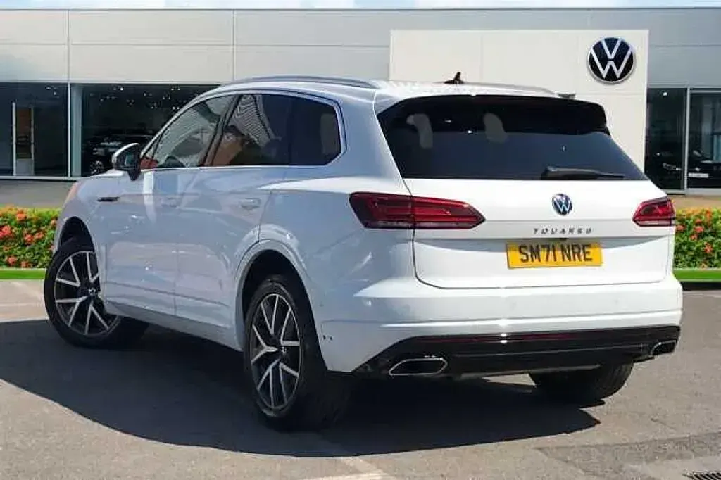Used VW Touareg R-line 231 HP (169 kW) 2022 White SUV