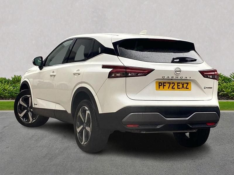 Used Nissan Qashqai N-Connecta 190 HP (139 kW) 2022 White SUV