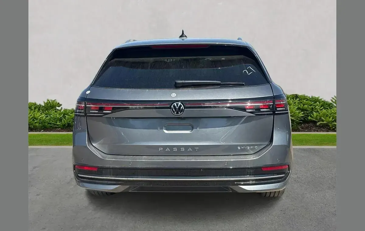 New VW Passat Elegance 200 HP (147 kW) 2025 Other Estate