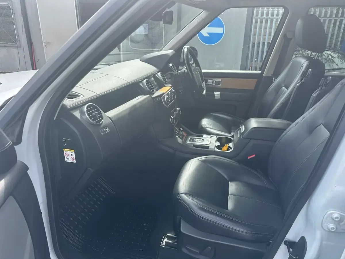 Used Land Rover Discovery 4 HSE 2015 White SUV