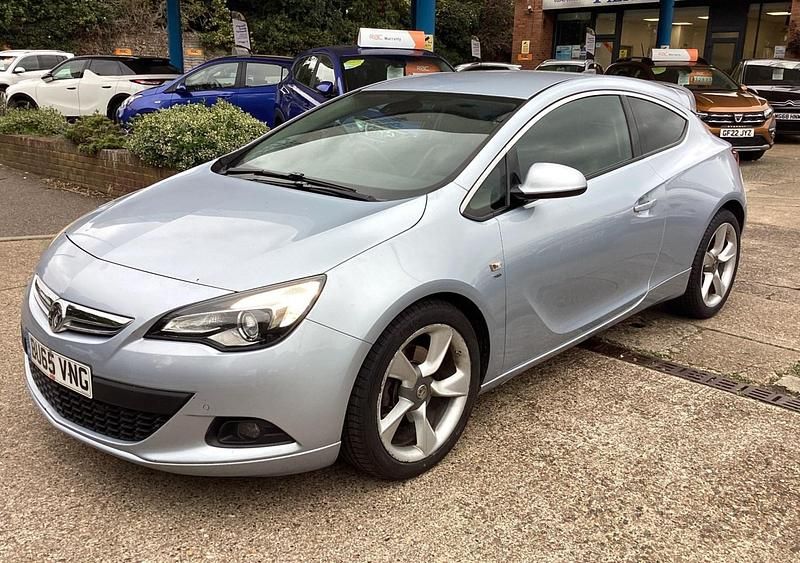Silver Used 2015 Vauxhall Astra GTC SRi Hatchback | £4,995 (Fair price) - Image 1/4