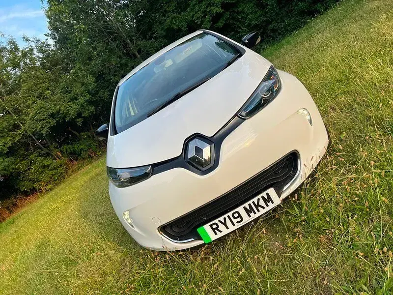 Used Renault Zoe Dynamique 80 kW (109 HP) 2019 White Hatchback