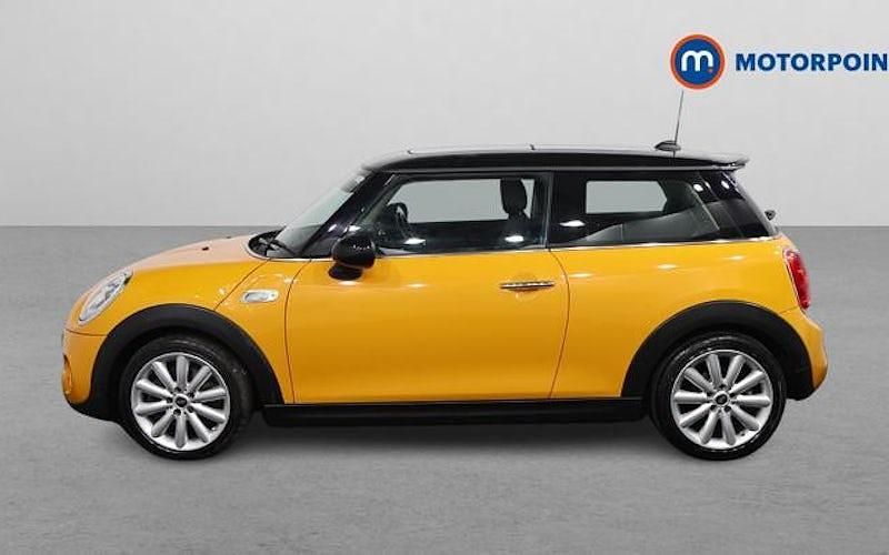 Used Mini Cooper S Hatch 192 HP (141 kW) 2017 Orange Hatchback