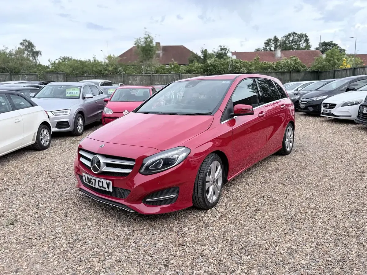 Used Mercedes B180 2018 Red Hatchback