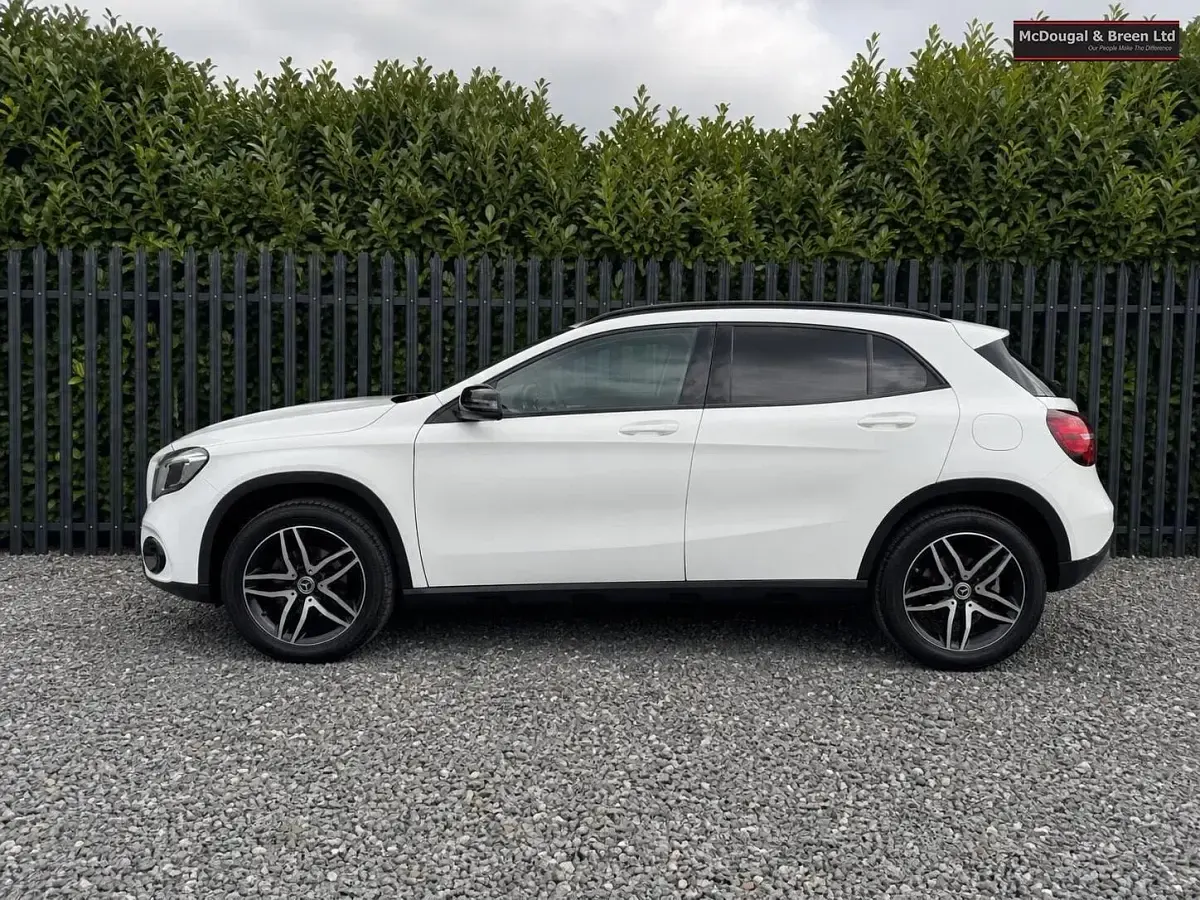 Used Mercedes GLA180 Urban 122 HP (89 kW) 2019 White SUV