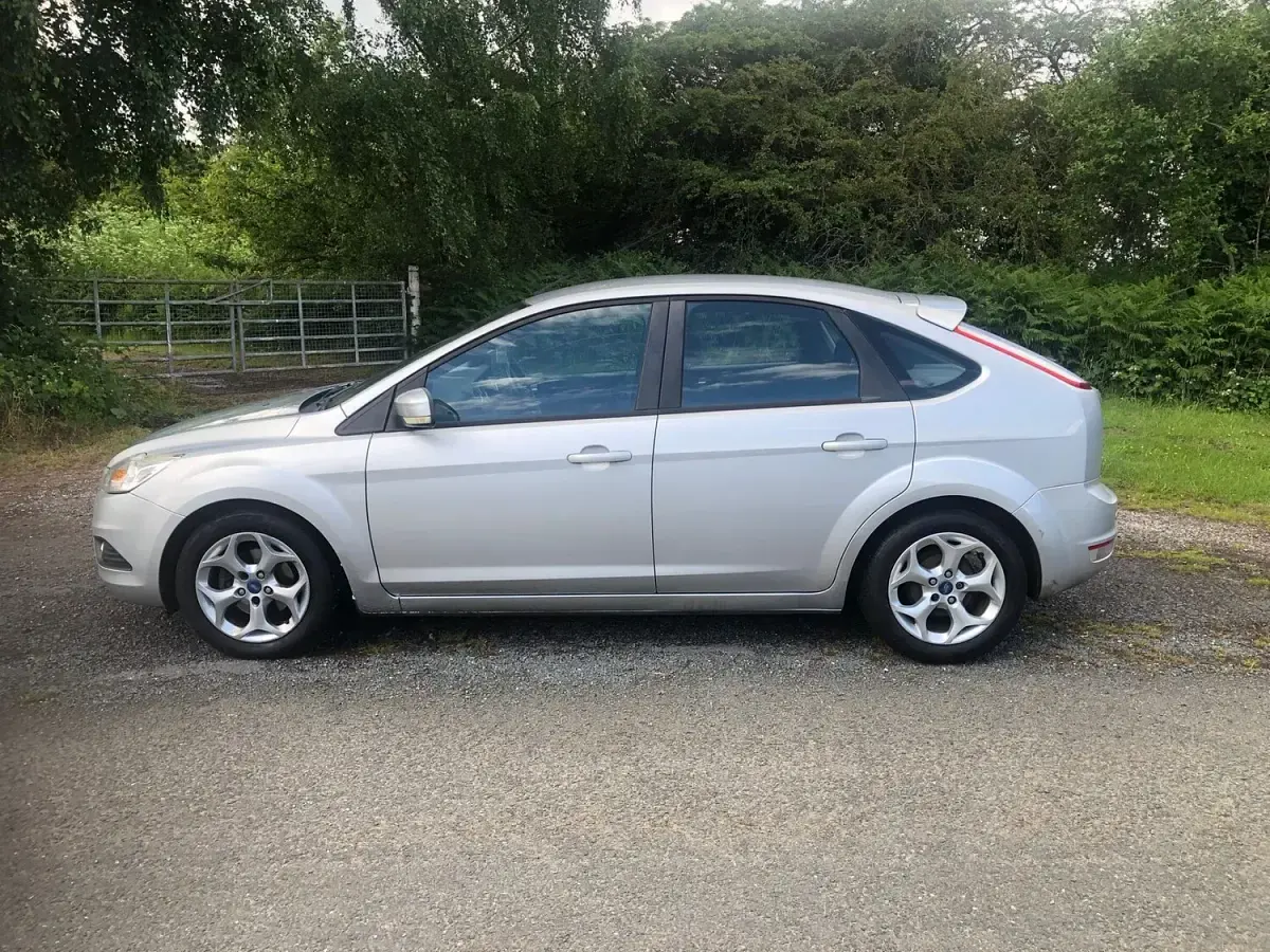 Used Ford Focus Sport 99 HP (72 kW) 2011 Silver Hatchback