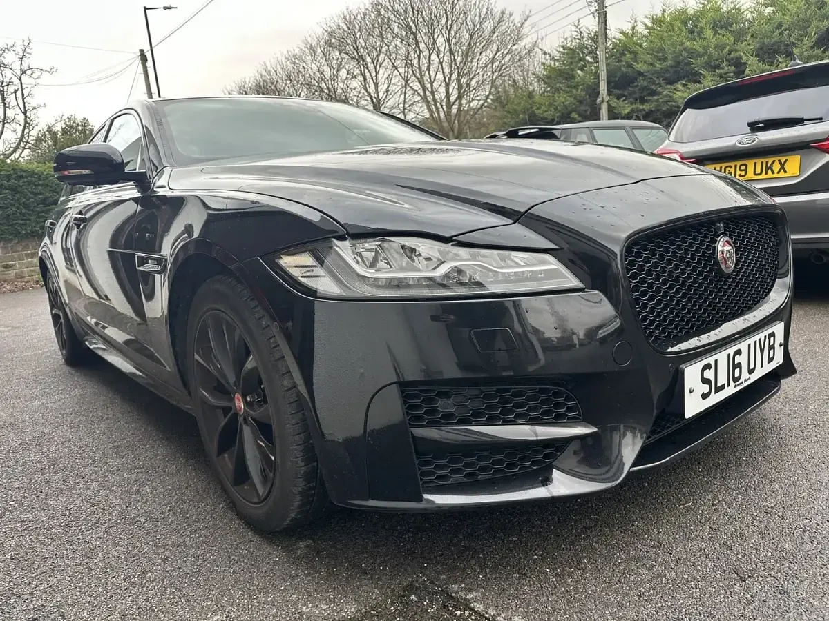 Used Jaguar XF R-Sport 180 HP (132 kW) 2016 Black Sedan