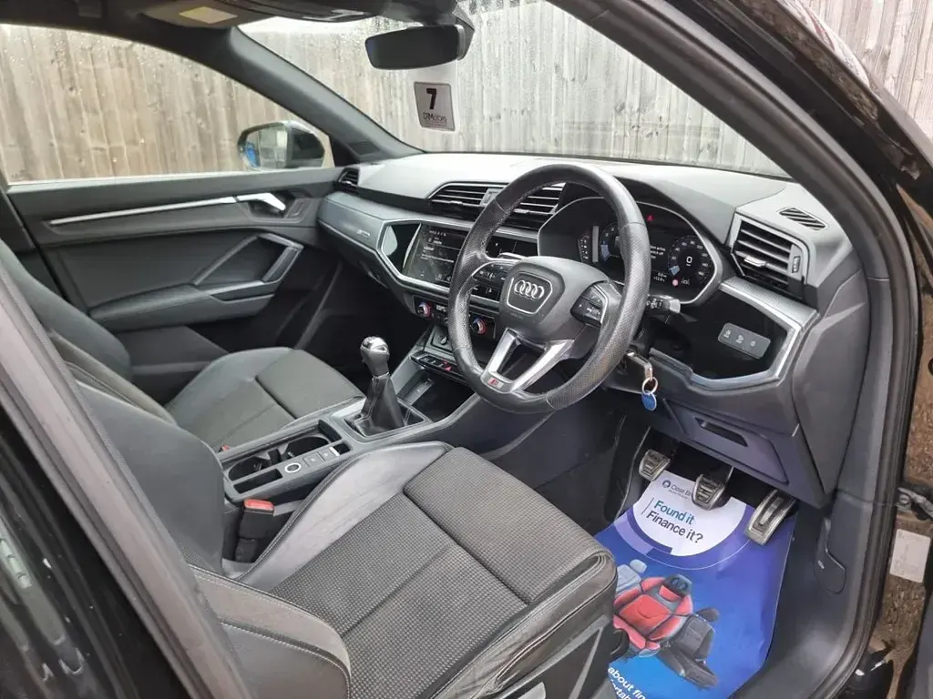 Begagnad Audi Q3 S-Line 150 HK (110 kW) 2021 Svart SUV