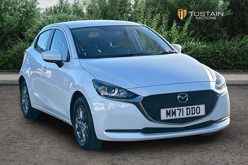 Used Mazda 2 75 HP (55 kW) 2022 White Hatchback