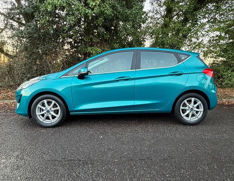 Used Ford Fiesta Zetec 100 HP (73 kW) 2018 Blue Hatchback