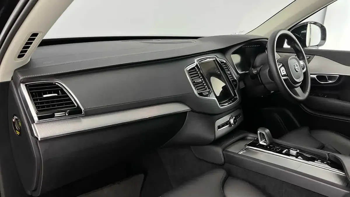 Begagnad Volvo XC90 Plus 235 HK (172 kW) 2023 Svart SUV