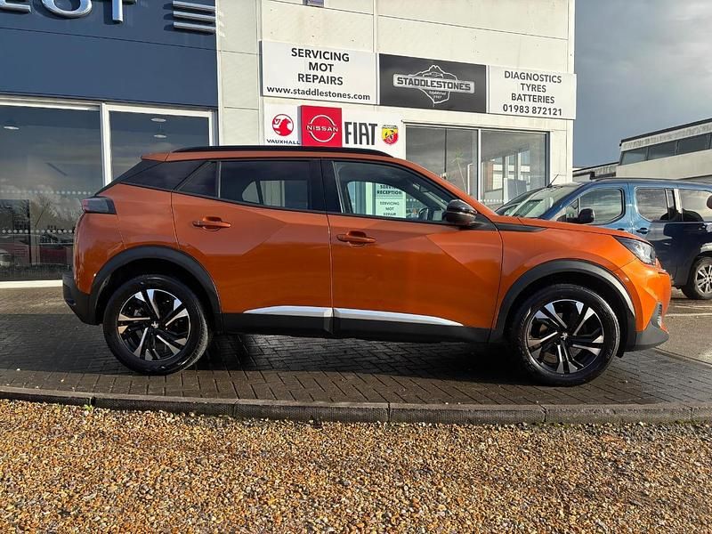 Used Peugeot 2008 Allure+ 100 HP (73 kW) 2022 Orange SUV