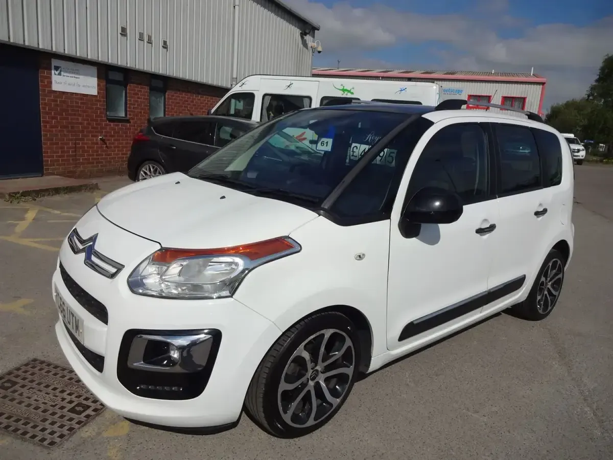 Begagnad Citroën C3 Picasso Platinum 100 HK (73 kW) 2016 Vit Minibuss