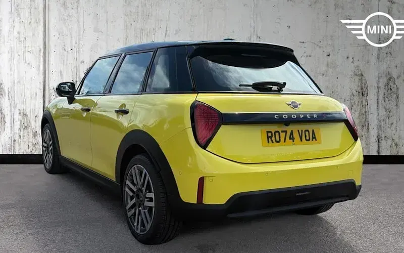 Used Mini Cooper Classic 150 kW (204 HP) 2026 Hatchback