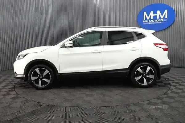 Used Nissan Qashqai N-Connecta 110 HP (80 kW) 2016 White SUV