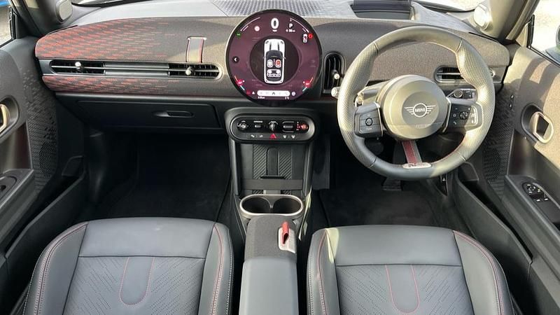 Used Mini Cooper Hatch 113 kW (154 HP) 2025 White Hatchback