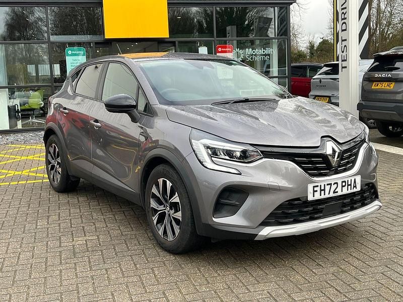 Used Renault Captur Evolution 142 HP (104 kW) 2023 Oyster grey  SUV