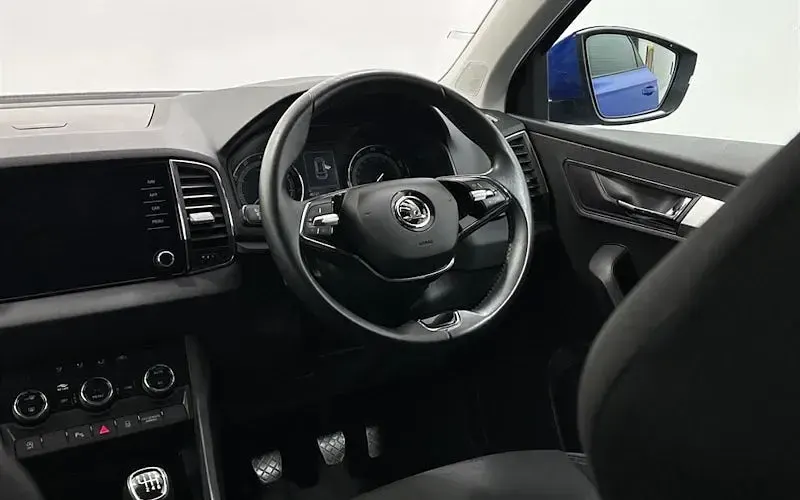Used Skoda Karoq SE 110 HP (80 kW) 2021 Blue SUV