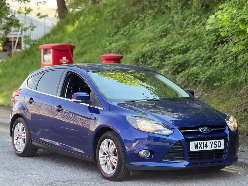 Used Ford Focus Titanium 115 HP (84 kW) 2014 Blue Hatchback