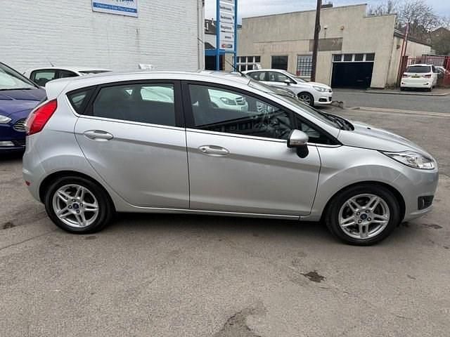 Used Ford Fiesta Zetec 82 HP (60 kW) 2013 Silver Hatchback